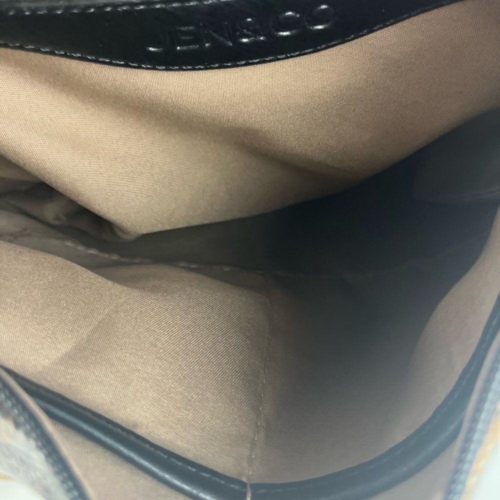 Jen & Co Purse - Picture 4 of 4